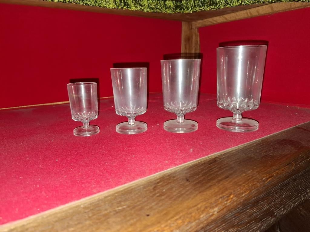Kristallen glazen, Ophalen