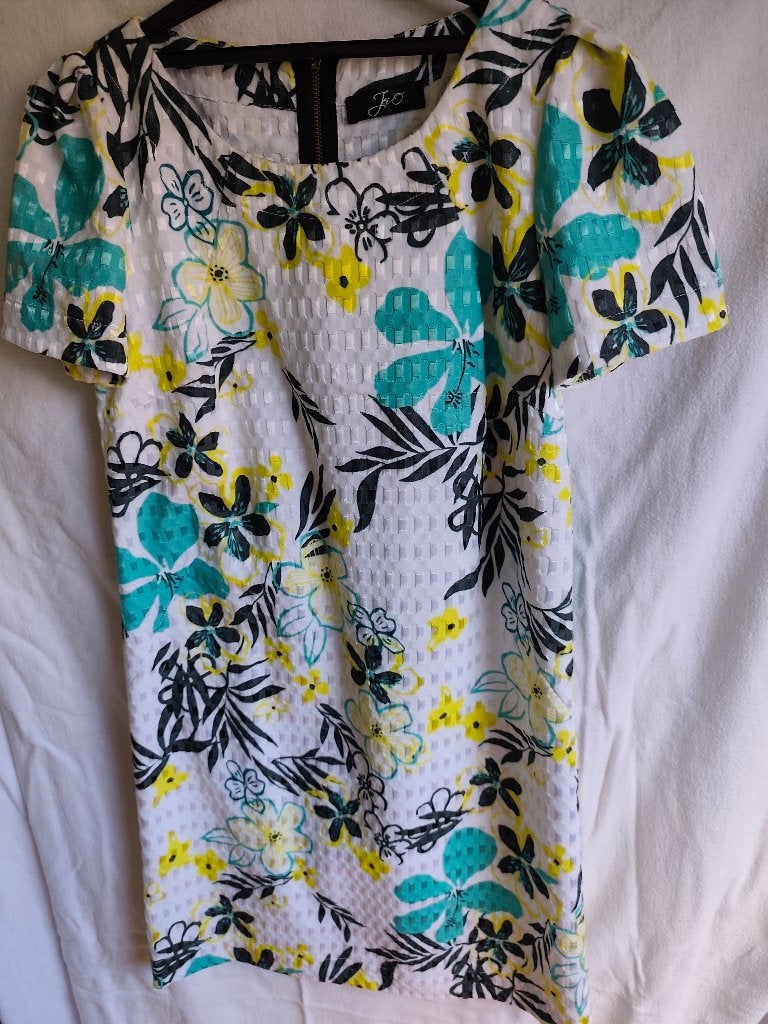 Robe blanche avec fleurs vertes et jaunes « Jei-O »., Vêtements | Femmes, Robes, Neuf, Taille 38/40 (M), Au-dessus du genou, Jei-O