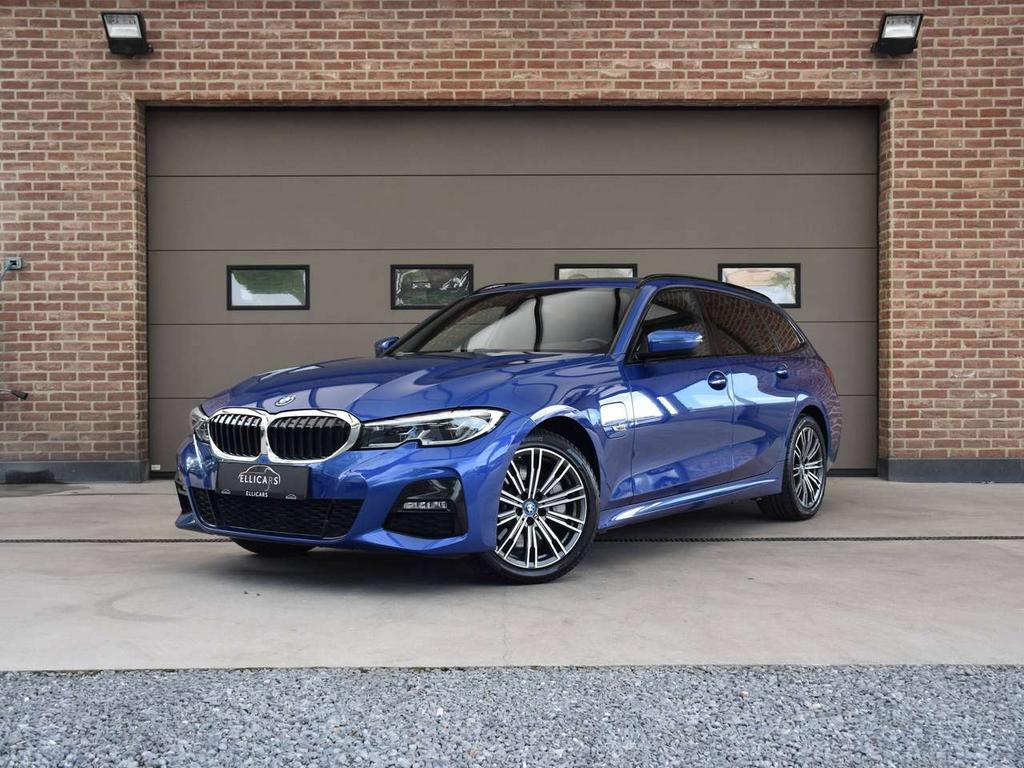 BMW 330 eAS PHEV TOURING / M PAKKET / SCHUIFDAK / CARPLAY /, Auto's, 1998 cc, 0 min, 292 pk, Zwart