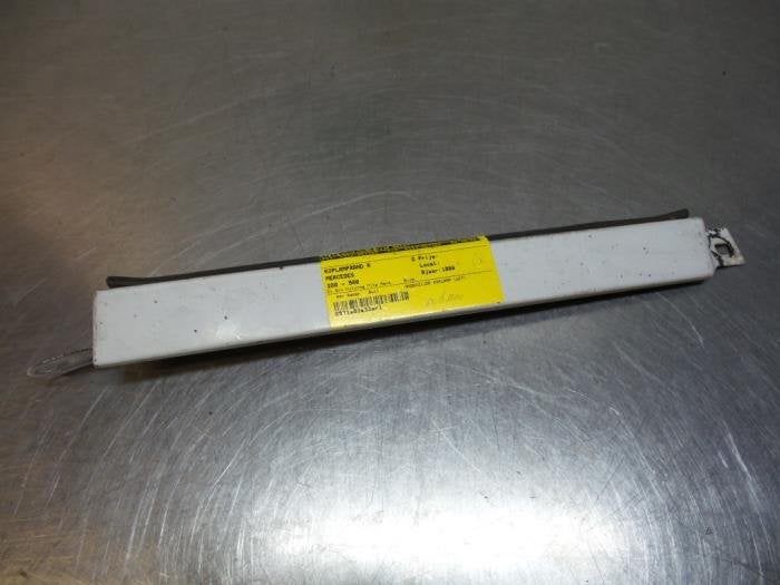Bord phare droit d'un Mercedes 200 - 500, -, 3 mois de garantie, Utilisé, -