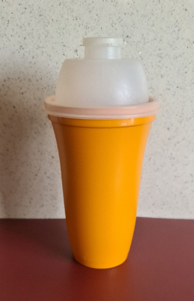 Tupperware Quick Shake (réf. 844-20), Enlèvement ou Envoi, 500 ml, Comme neuf, Hermétique