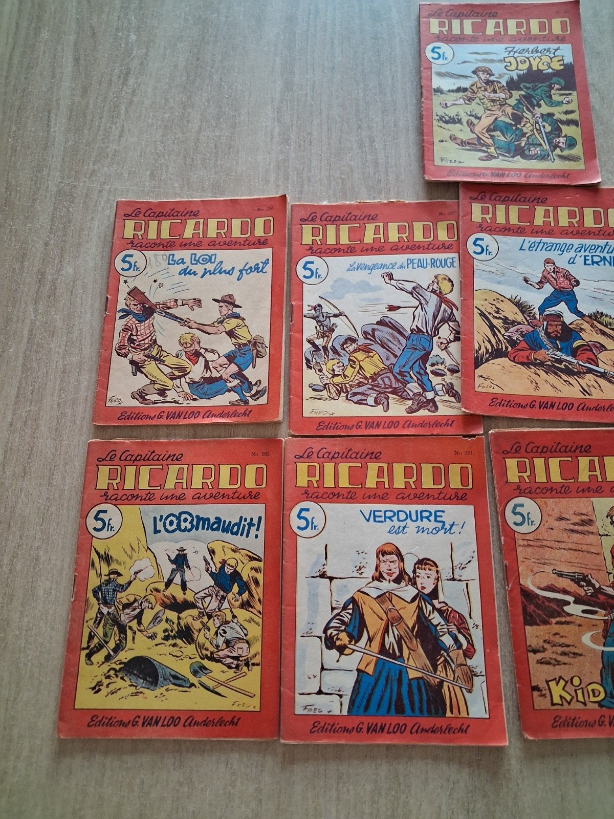Lot de 24 petits livres année 50 à 55 kwatta chocolat, Enlèvement ou Envoi