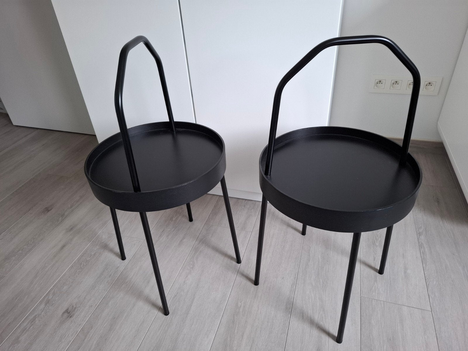 Burvik tafeltje 2 stuks, Ophalen, Zo goed als nieuw, Rond, Hout