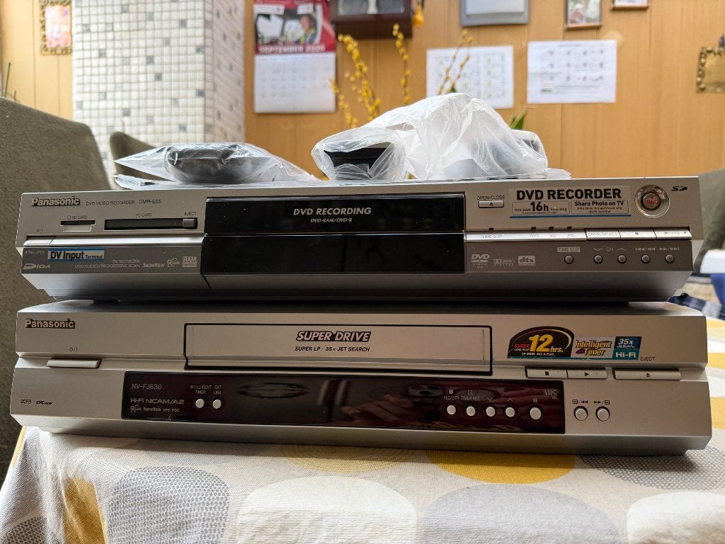Panasonic NV-FJ630 +Panasonic DMR-E65, Ophalen of Verzenden, Zo goed als nieuw, VHS-speler of -recorder