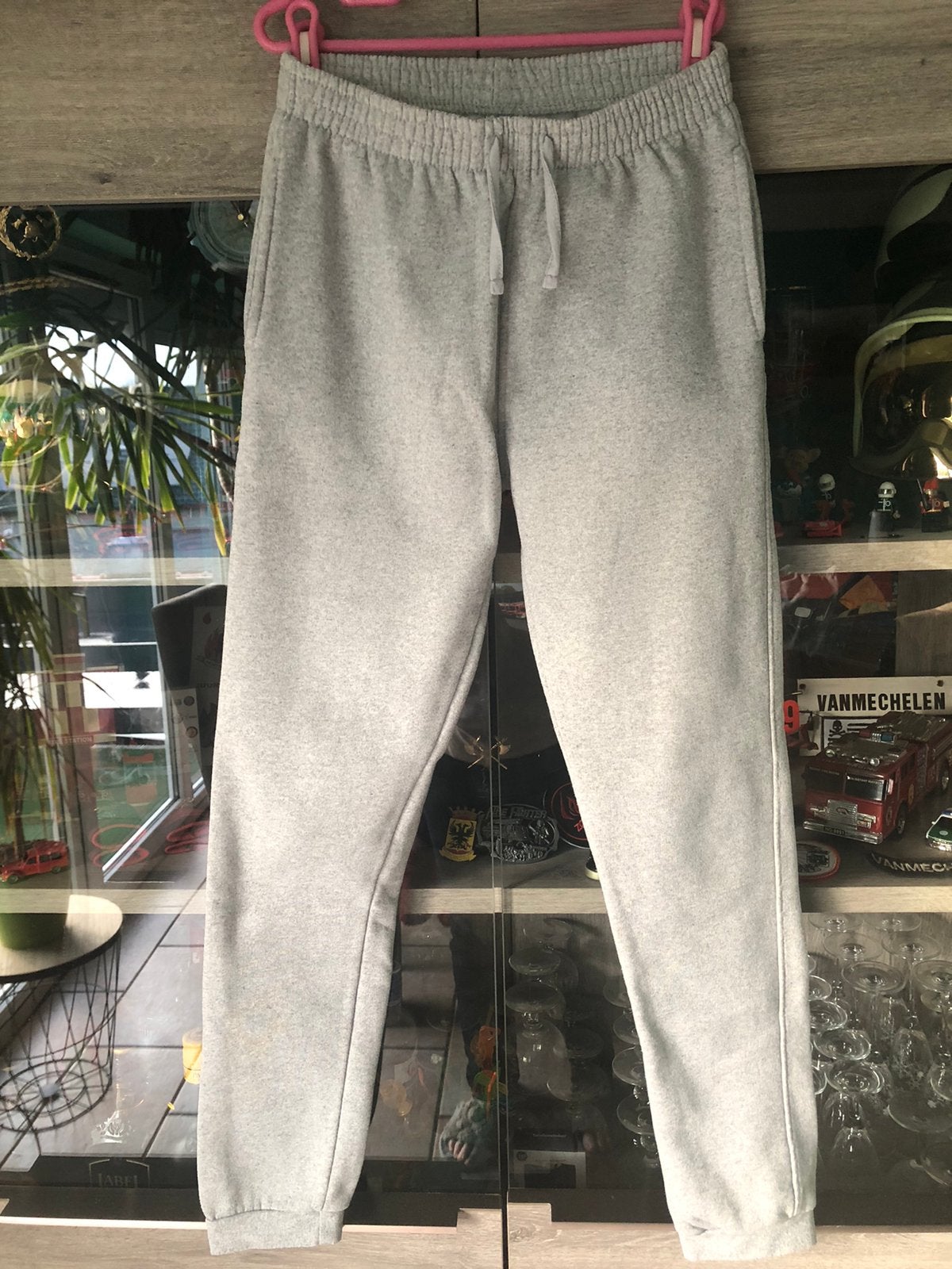 Grijze joggingbroek maat 170-176 (+1 gratis), Enlèvement, Comme neuf