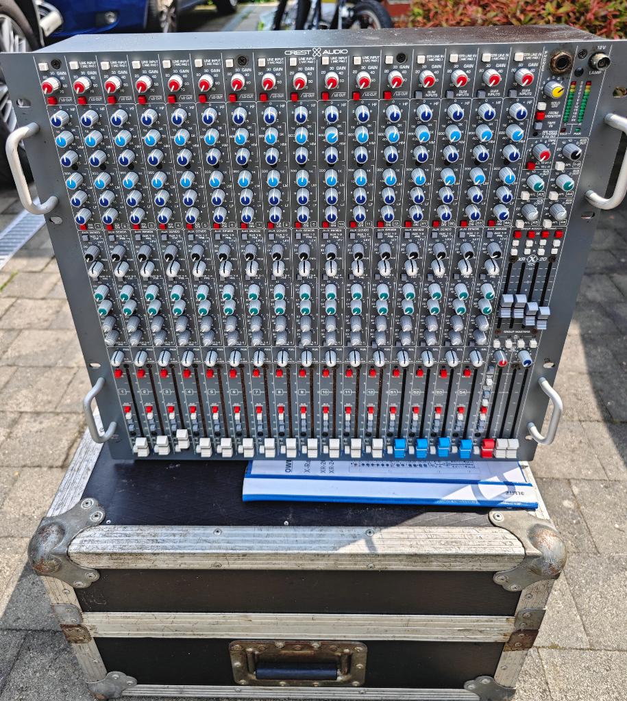 Table de mixage Crest Audio à réparer/pour pièces, Musique & Instruments, Enlèvement, Utilisé