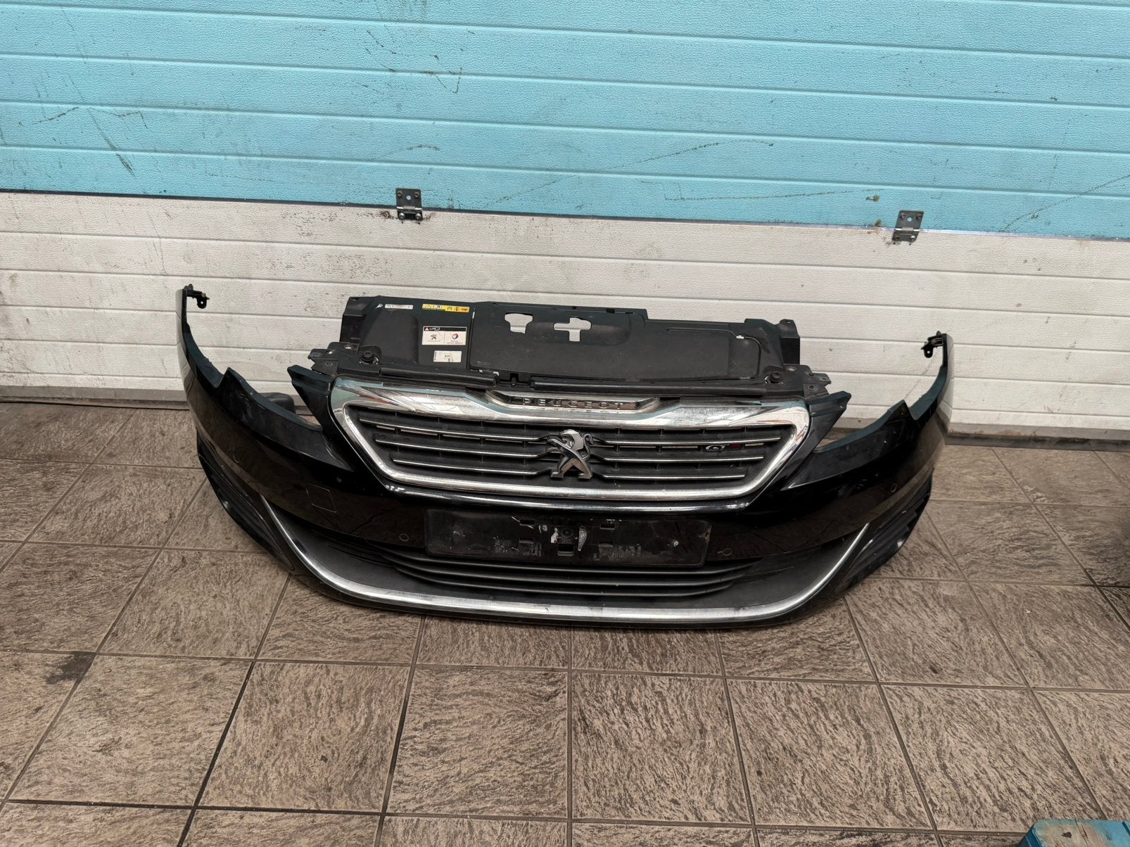 Pare choc Peugeot 308 annee 2019, Autos : Pièces & Accessoires, Enlèvement, Avant, Peugeot, Pare-chocs