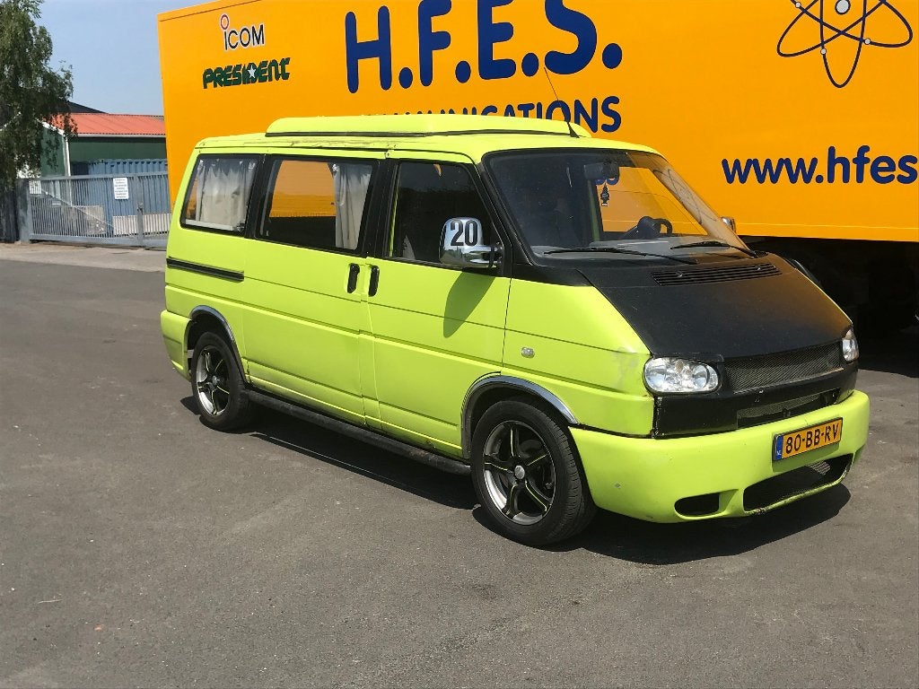 Blitse VW T4 camper uit 1995, Caravanes & Camping, Camping-cars, Entreprise, jusqu'à 3, Modèle Bus ou Fourgon aménagé, Volkswagen