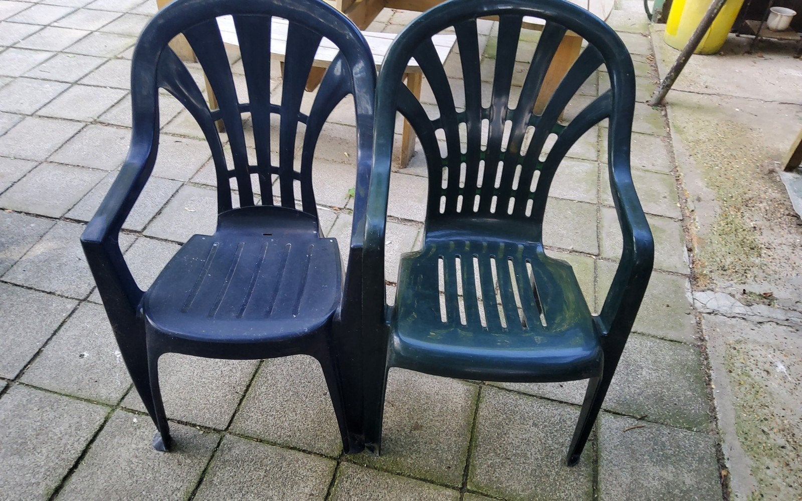 2 plastieke tuinstoelen, Tuin en Terras, Ophalen, Gebruikt, Plastic, Stapelbaar