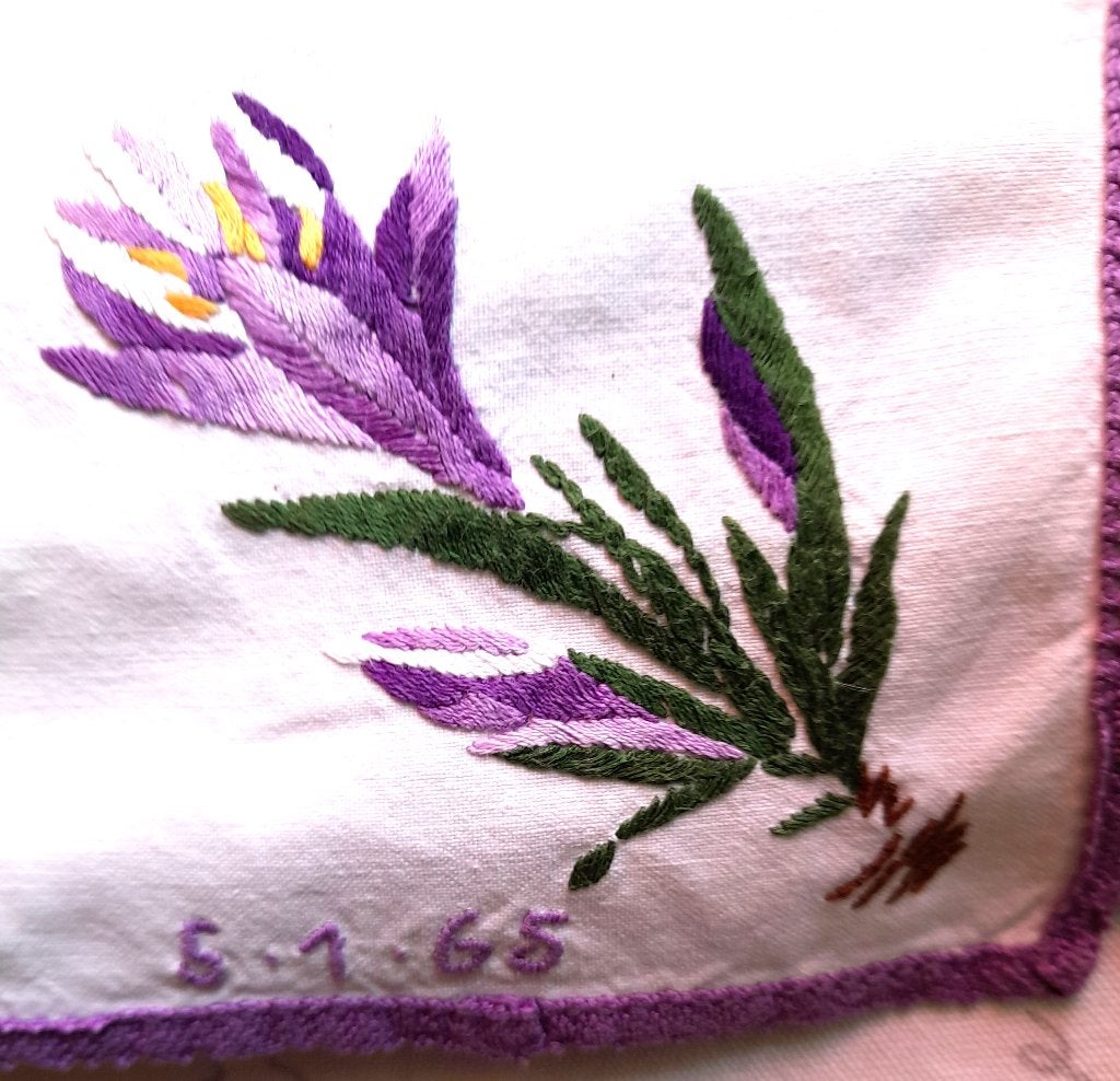 nappe blanche brodée  mains aux points de tige, Fait à la main, Utilisé, 120 cm, 150 cm