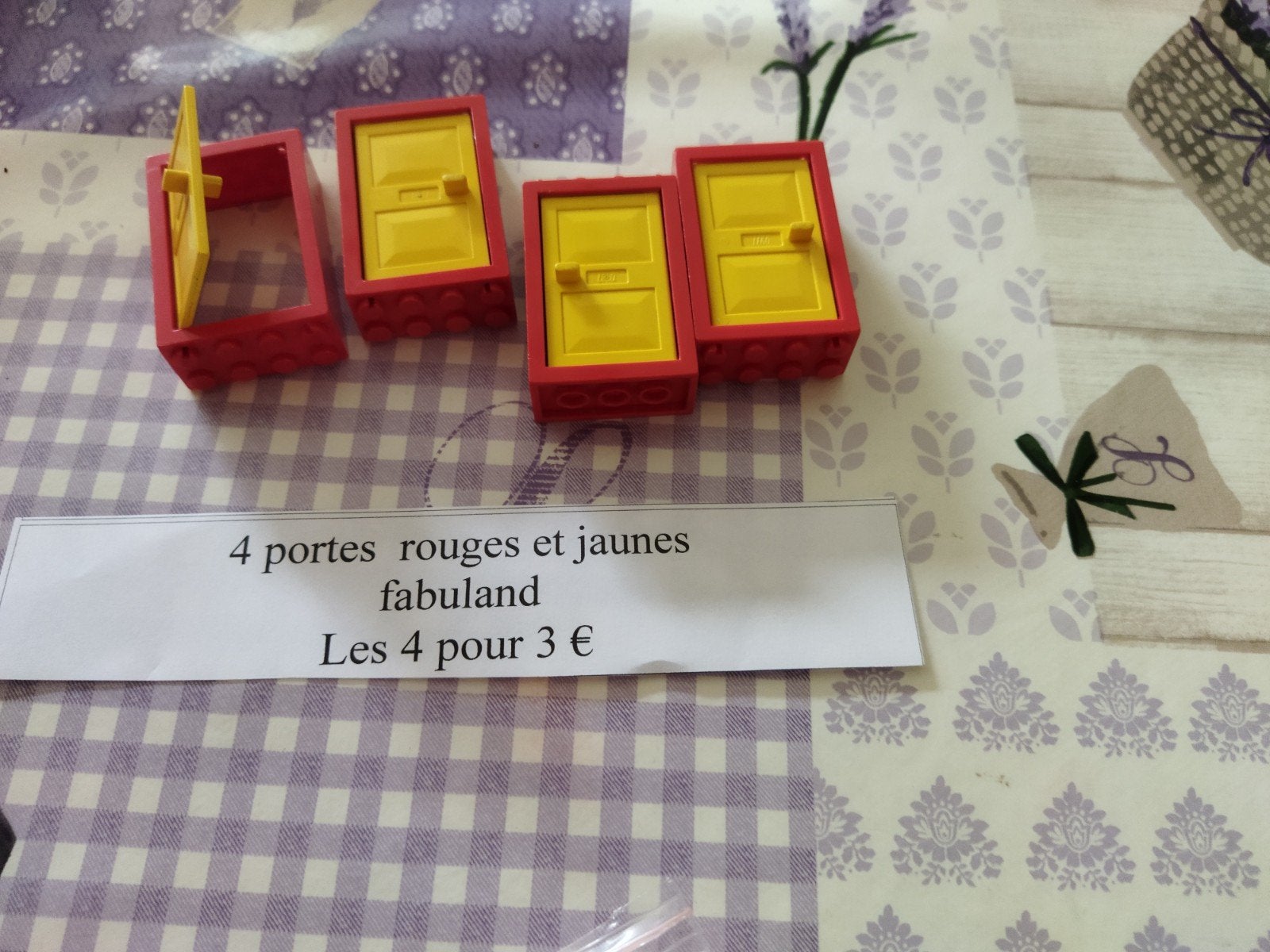 4 portes rouge et jaune fabuland, Enfants & Bébés, Jouets | Duplo & Lego, Enlèvement ou Envoi, Lego, Accessoire, Comme neuf