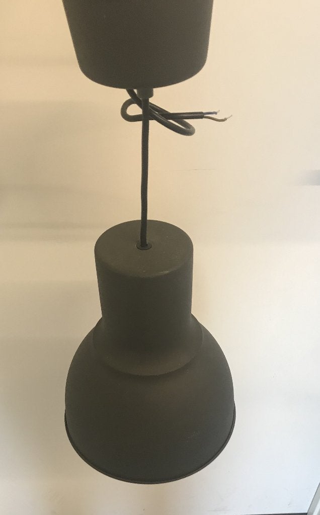 Ikea - 2 metalen lamen grijs - 2 st - diameter 22 cm, Gebruikt, Hanglamp, Industrieel, 22 cm