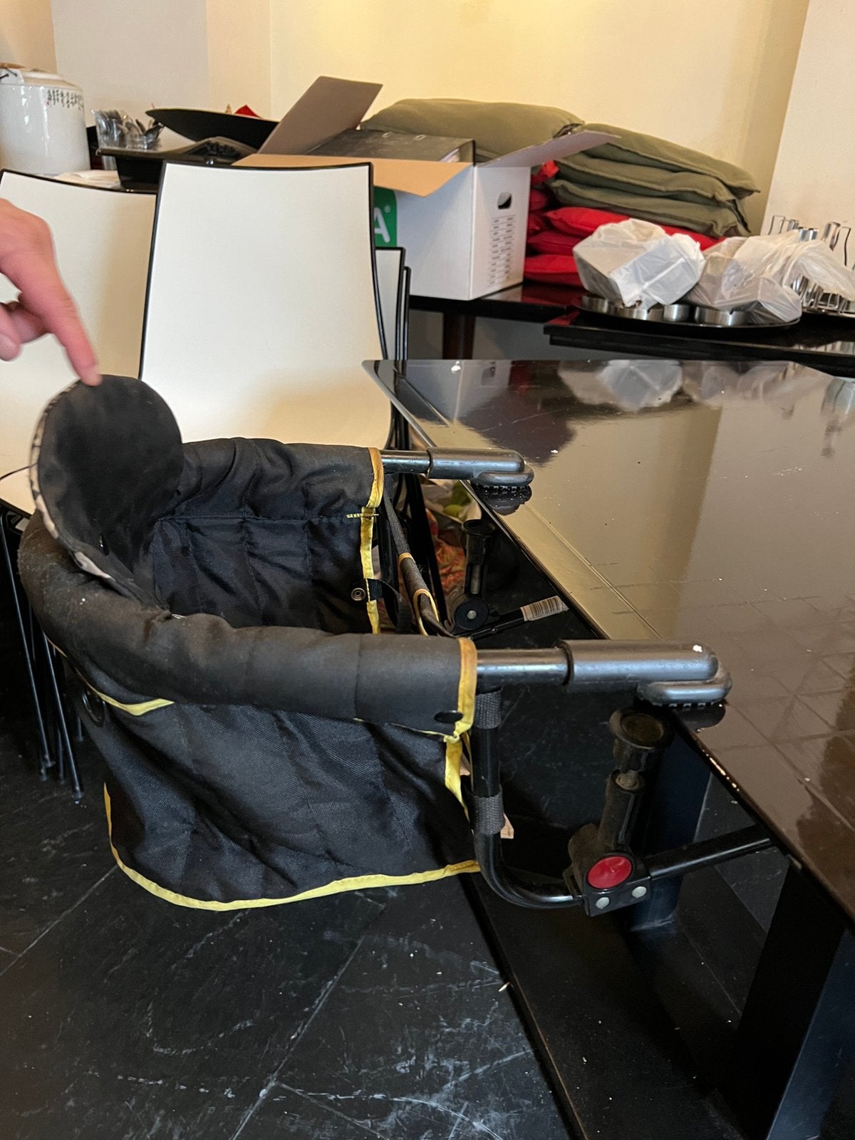 Baby tafelstoel merk Essentiel Antwerp, Kinderen en Baby's, Ophalen, Gebruikt, Hangstoel, Aanschuifbaar