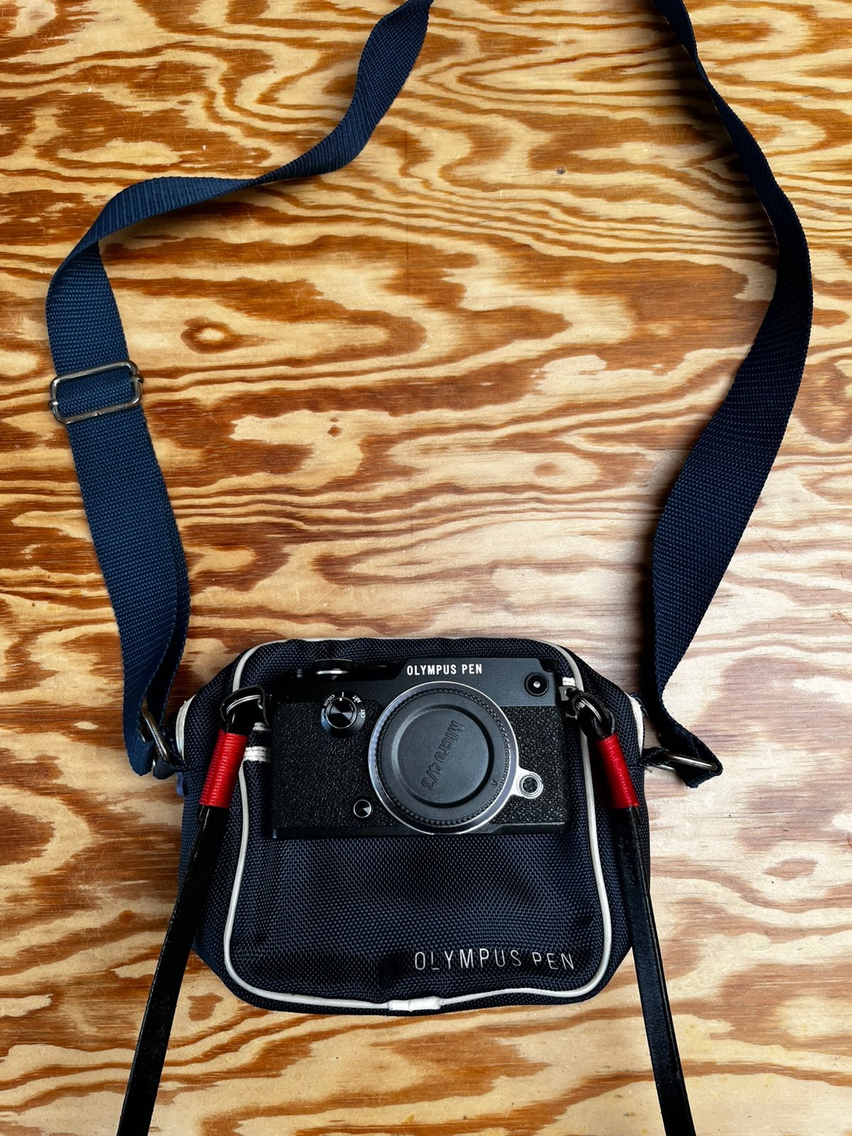 olympus pen f met 2 lenzen en flits, Gebruikt, Compact, Ophalen of Verzenden, Geen optische zoom