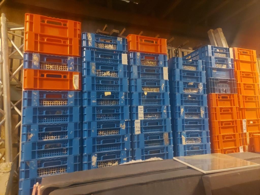 Plastic boxen stapelbaar, Ophalen