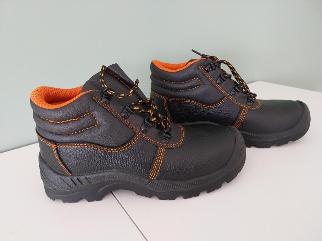 Veiligheids schoenen, Ophalen