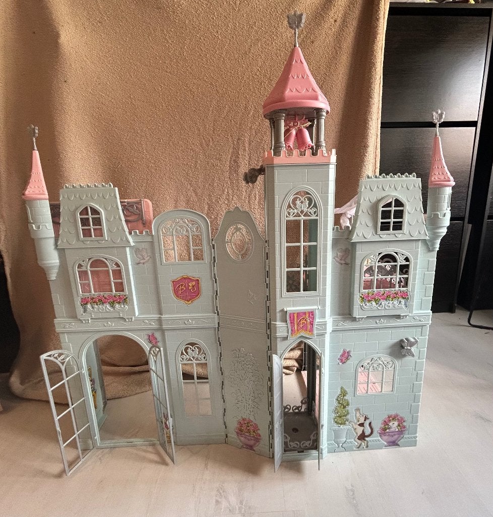 Château fantastique de Barbie Princesse et le PauvreC4522, Enlèvement ou Envoi, Comme neuf, Barbie