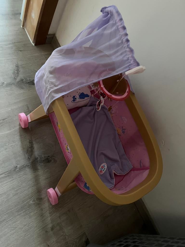 Baby born wiegje, Ophalen, Zo goed als nieuw