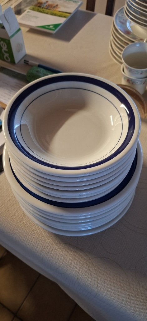 Fina porseleine borden, Ophalen