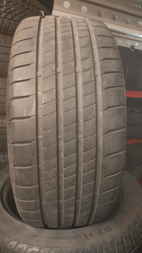 2 occasie 225/40r18 Bridgestone 45€ per stuk met montage, Auto-onderdelen, Besturing, Ophalen