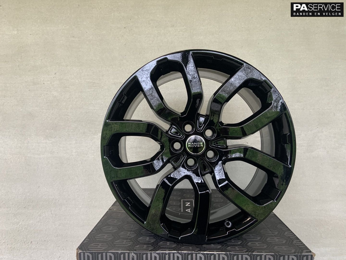 Nieuwe originele 22 inch Gloss Black Range Rover velgen, Neuf, -, Autres dimensions, -