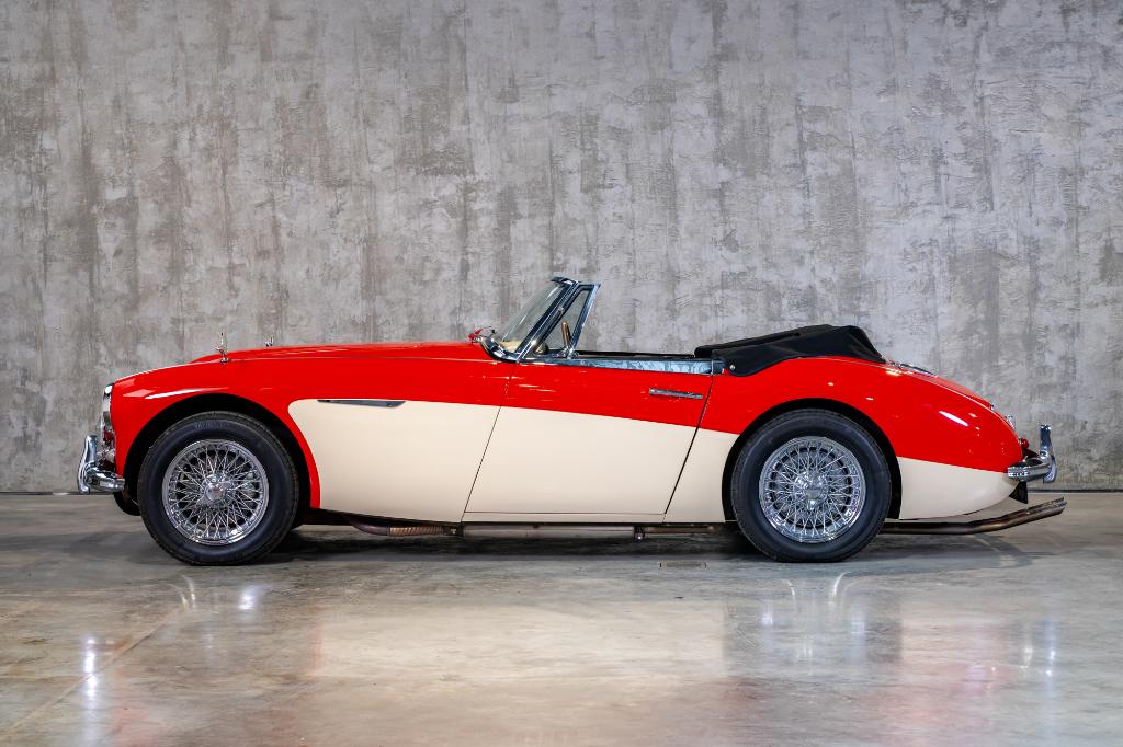 AUSTIN-HEALEY BJ 7 3000 UIT 1960, Auto's, 4 zetels, Achterwielaandrijving, Zwart, Cabriolet