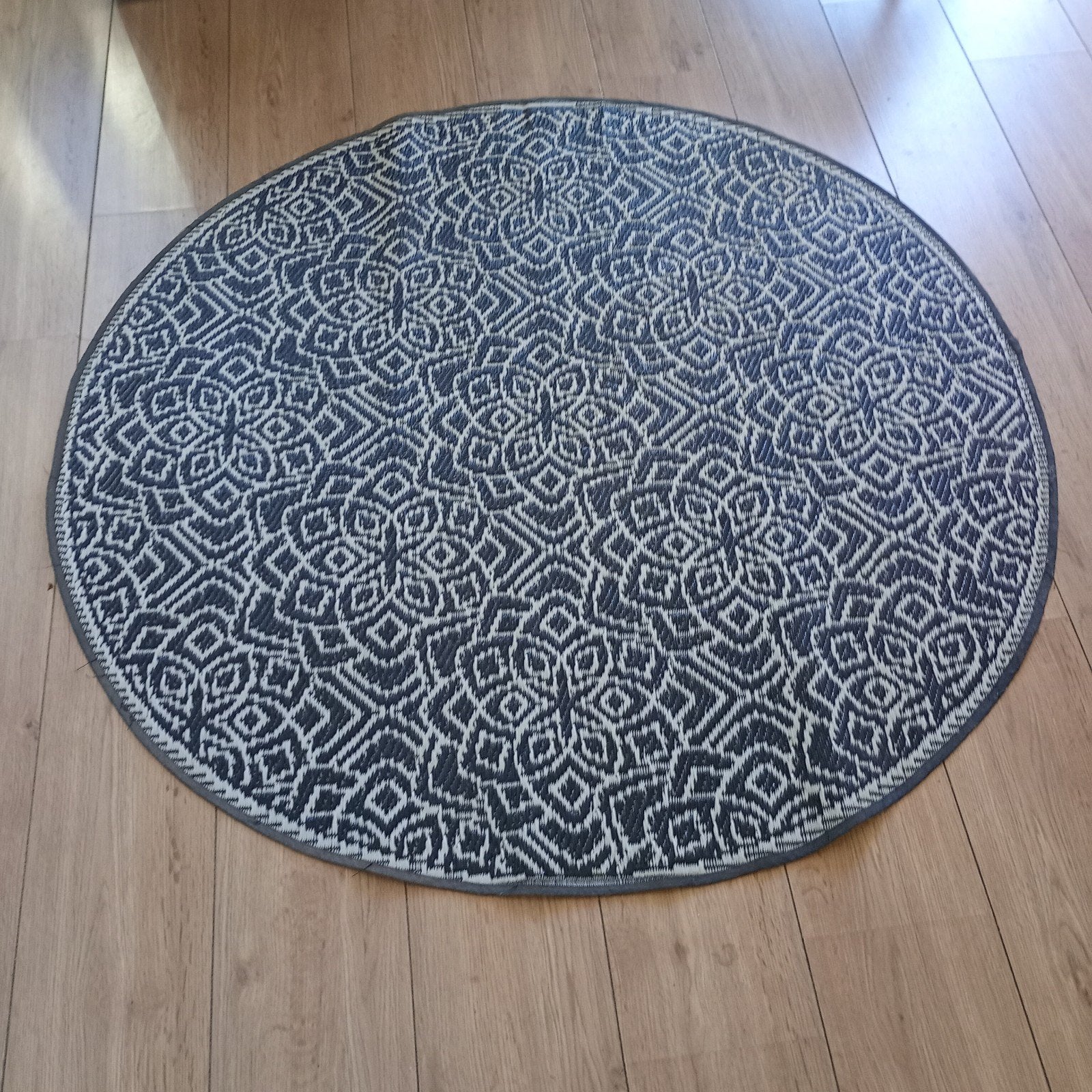Rond vloerkleed in kunststof diam 120cm, Huis en Inrichting, Woonaccessoires | Onderzetters, Ophalen, Kunststof