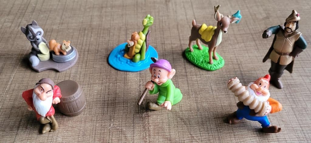 Disney - Sneeuwwitje: 7 figuurtjes, Verzamelen, Ophalen of Verzenden, Sneeuwwitje of Doornroosje, Zo goed als nieuw, Beeldje of Figuurtje