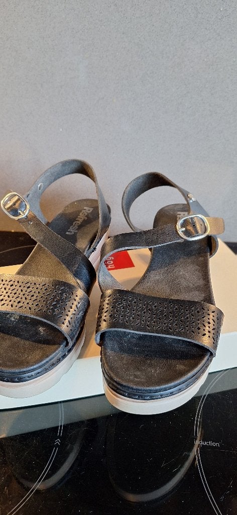 Sandaal, Zwart, Sandalen of Muiltjes, Gedragen, Ophalen