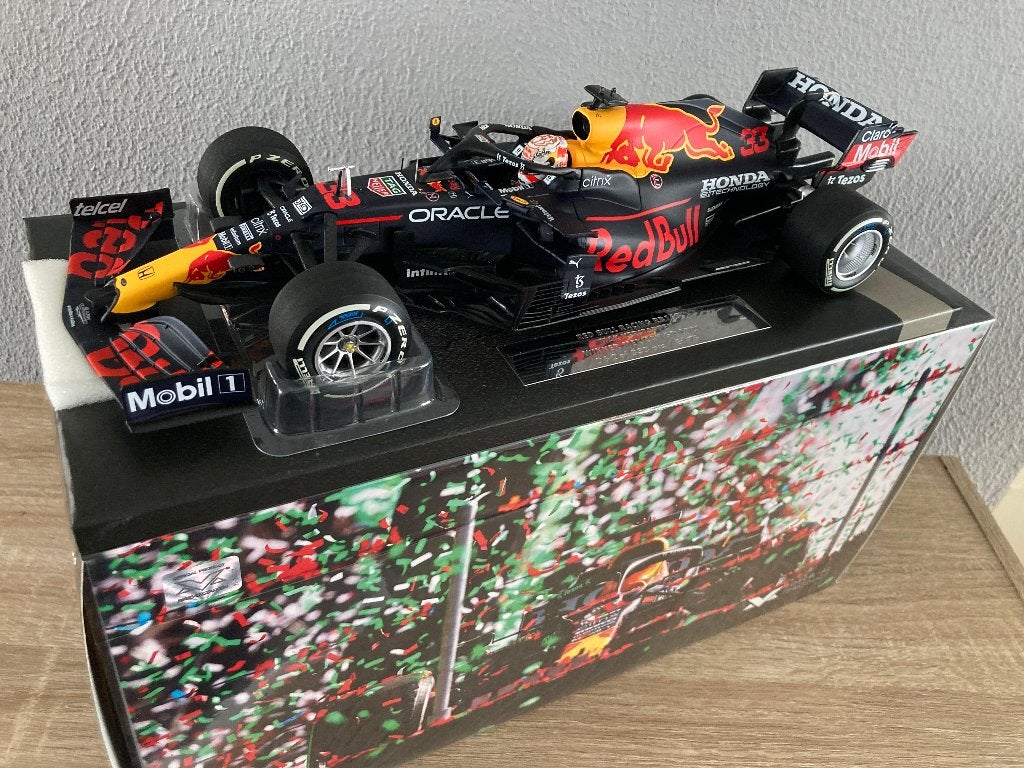 Max Verstappen editie 76 1:18 Winner Mexican GP 2021 RB16B, Verzamelen, Ophalen of Verzenden, Nieuw, Formule 1