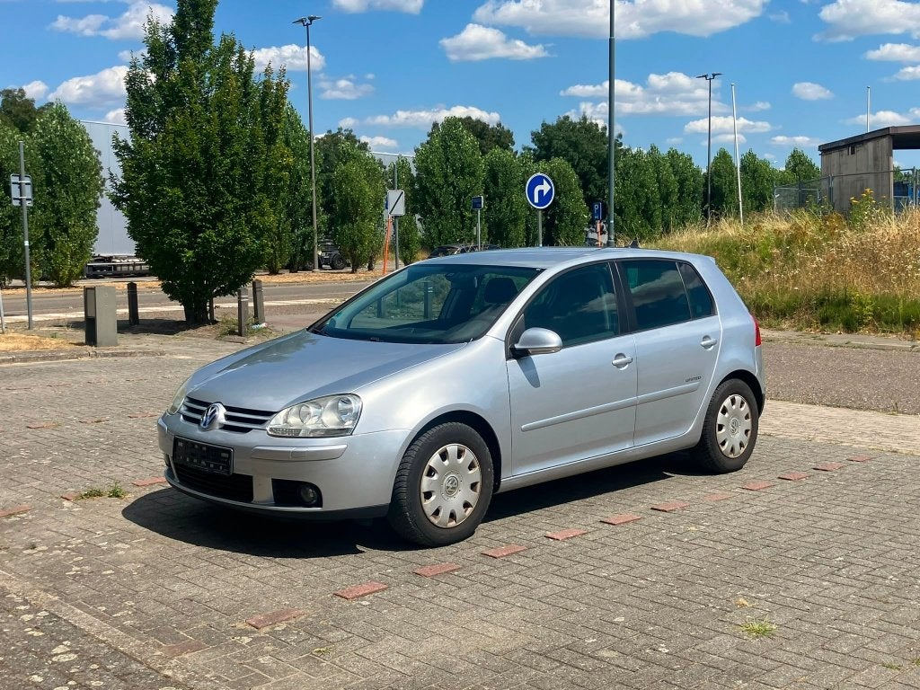VW Golf 1.6i - Airco - Régulateur vitesse - Capteurs parking, Autos, Achat, Cruise Control, Entreprise, Carnet d'entretien