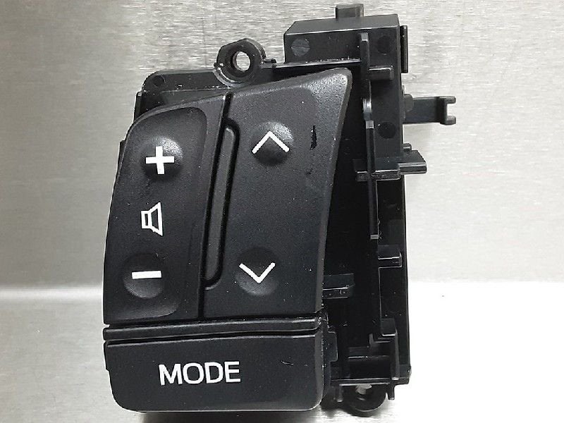 COMMANDE DE RADIO AU VOLANT Toyota Yaris III (P13), Utilisé, Toyota