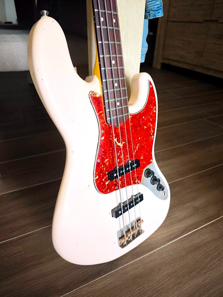 Jazz bass by Alnus (Luthier Italien), Muziek en Instrumenten, Snaarinstrumenten | Gitaren | Bas, Ophalen, Gebruikt, Elektrisch