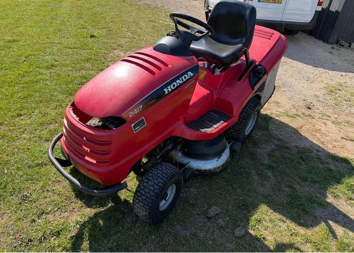 Honda 2417 met opvangbak en hydrostaat, Tuin en Terras, Ophalen, Zo goed als nieuw, Opvangbak