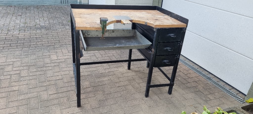 Werkbank Goudsmid, Ophalen