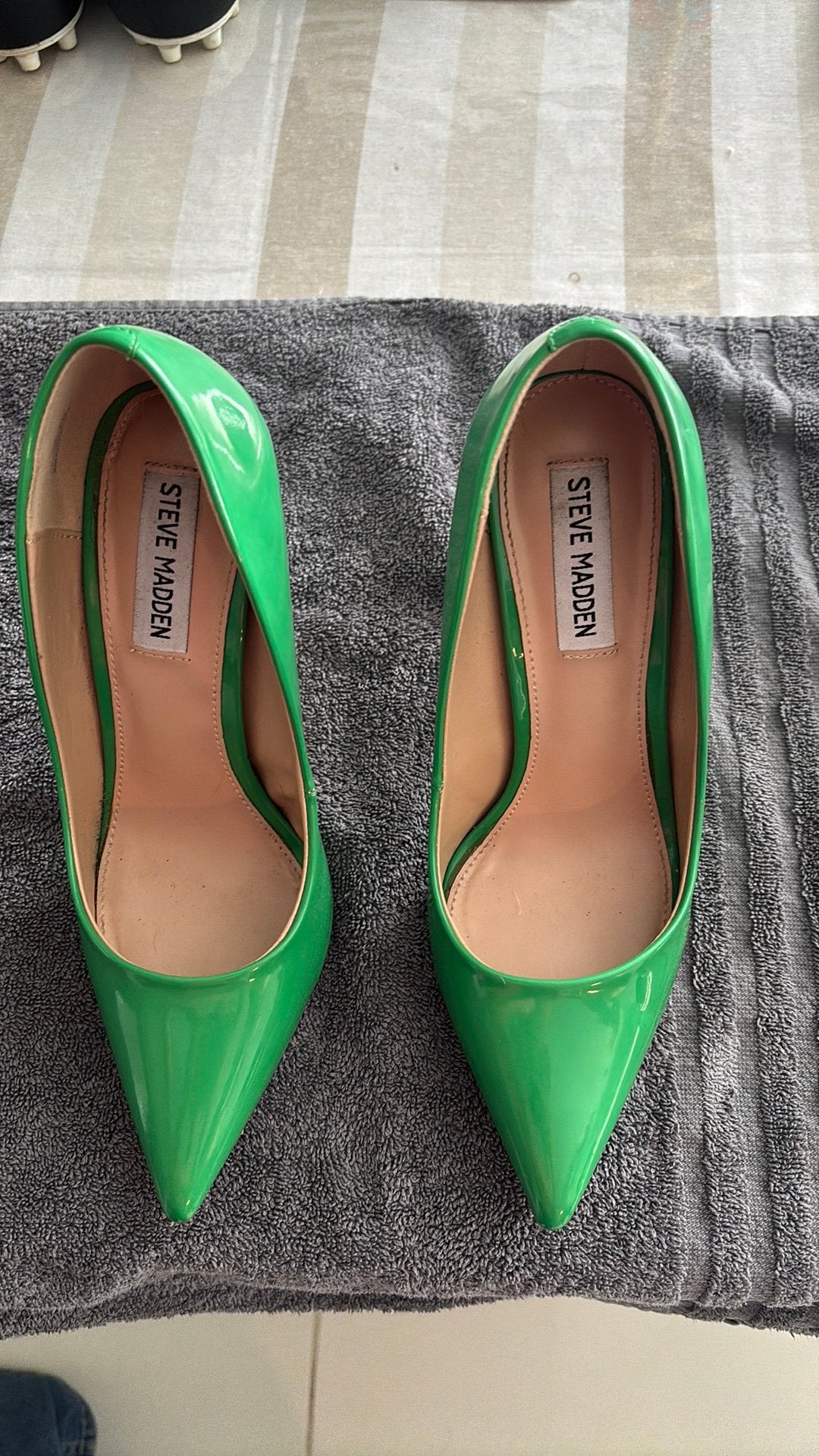 Groene hoge pumps Steve Madden, Ophalen, Pumps, Gedragen, Groen