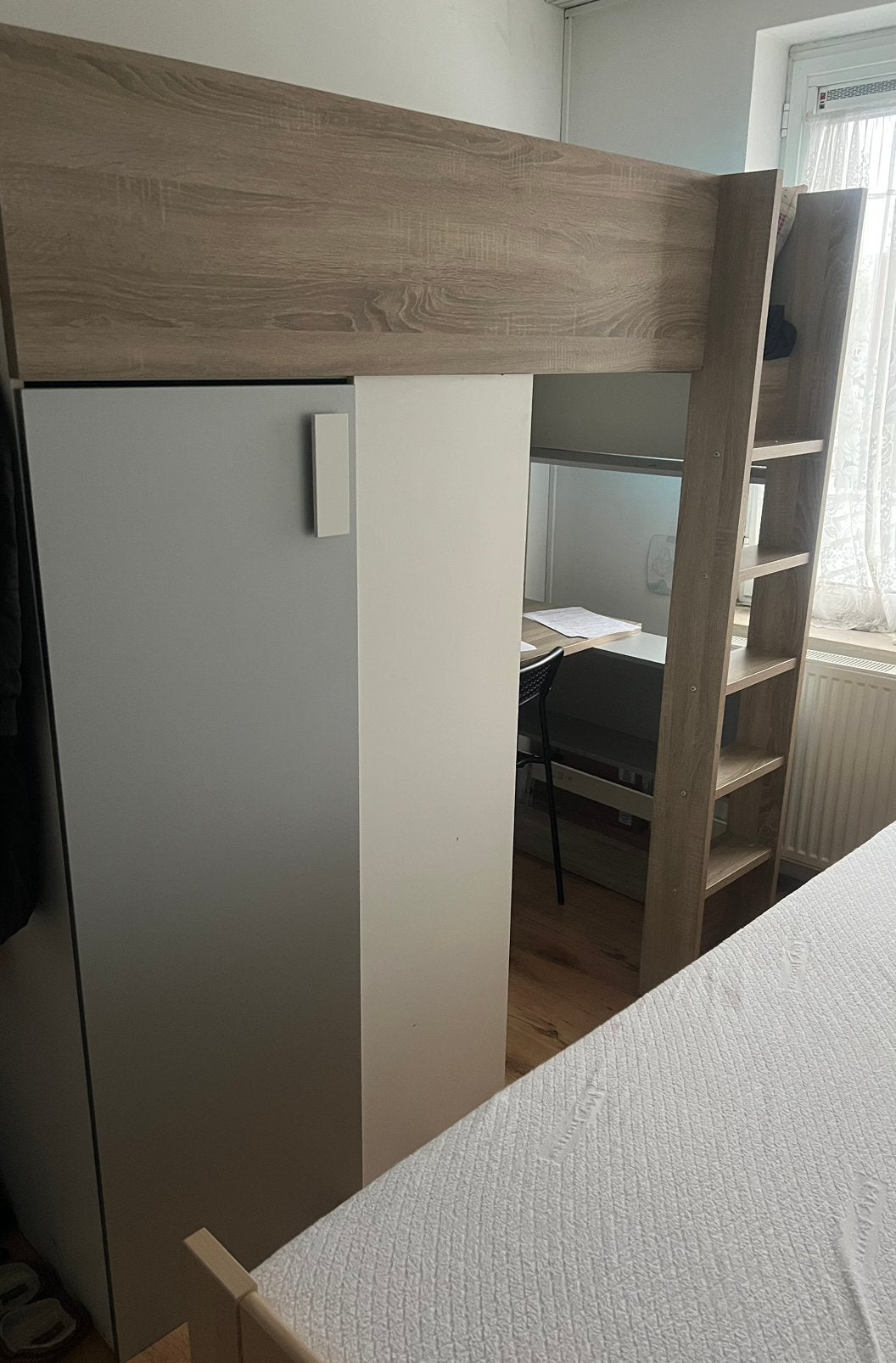 Lit avec bureau garde de robe 2m /1m hauteur 2 m, Kinderen en Baby's, Kinderkamer | Stapelbedden en Hoogslapers, Ophalen, Gebruikt