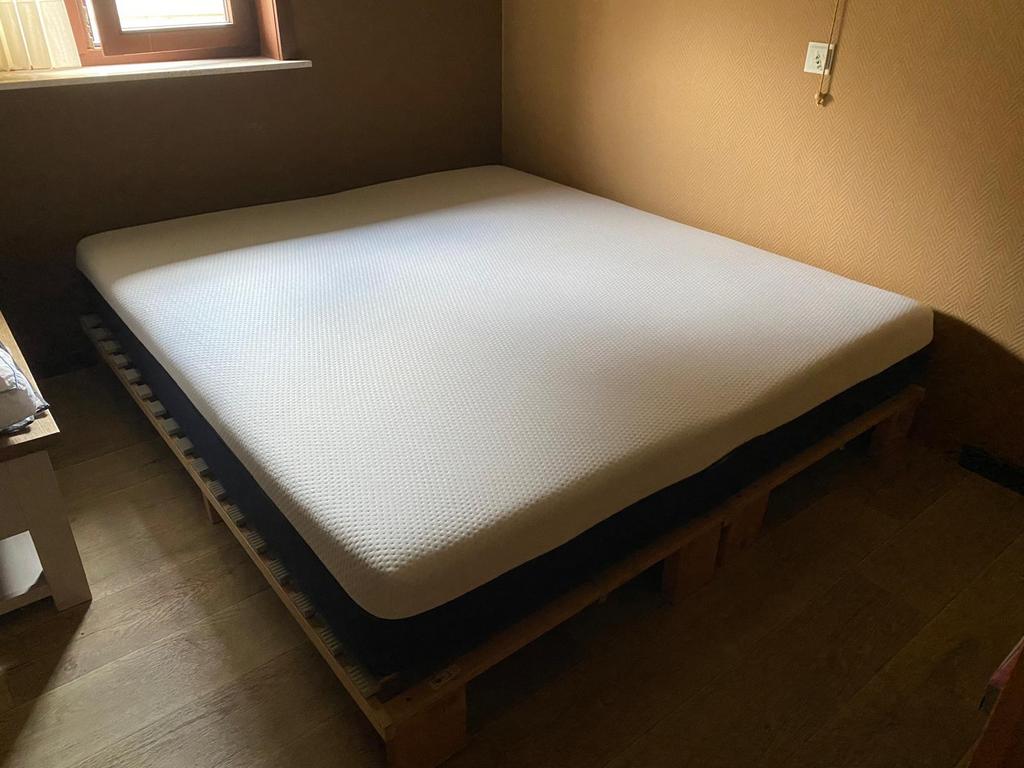 Matelas mat 180x200cm, Maison & Meubles, Chambre à coucher | Matelas & Sommiers, Utilisé, Matelas, 180 cm, 200 cm, Deux personnes