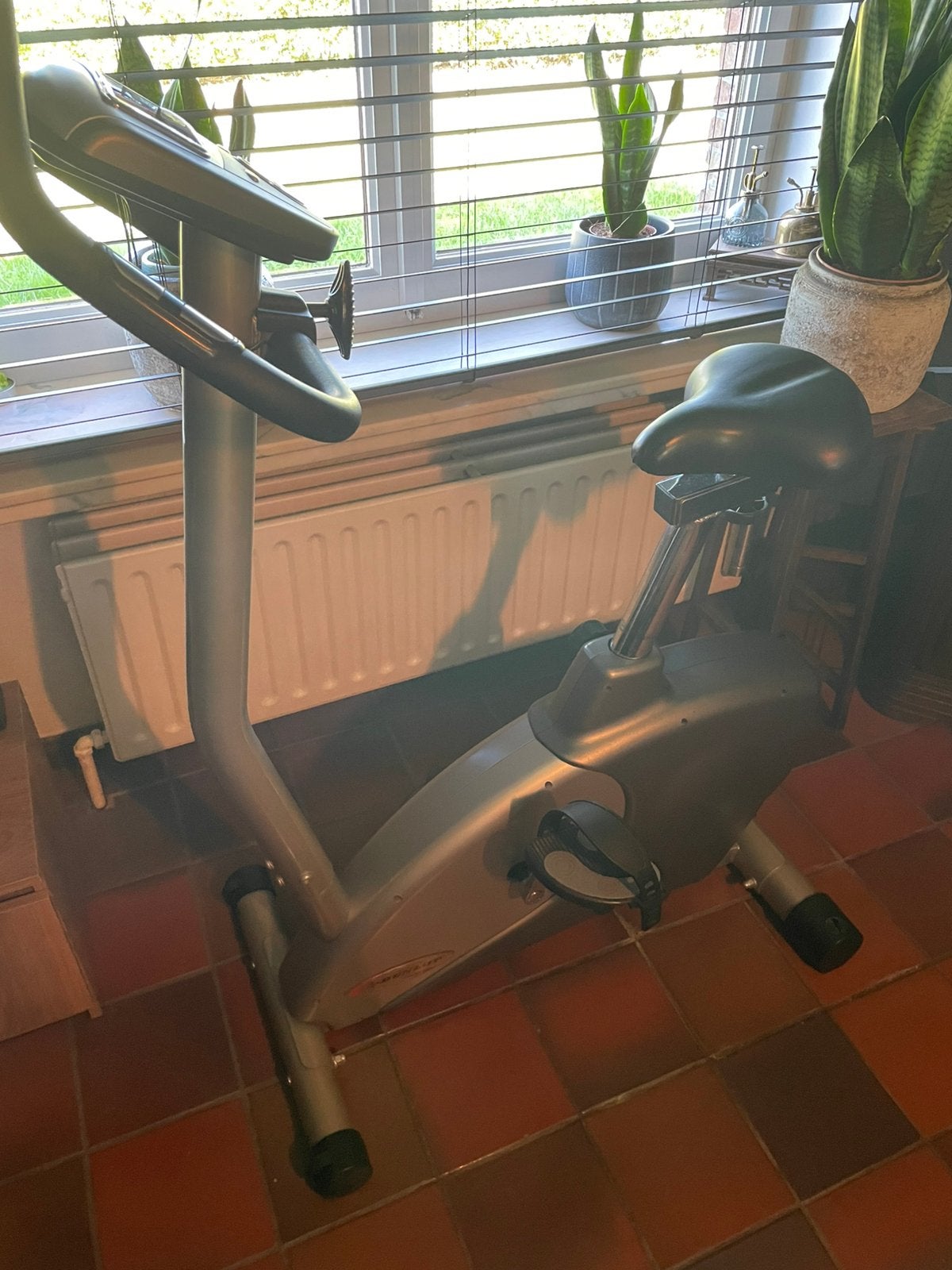 Indoor training fiets, Sport en Fitness, Ophalen, Buik, Zo goed als nieuw, Metaal