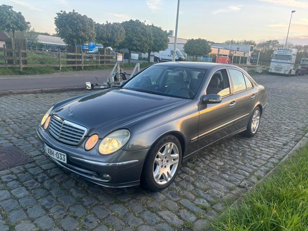 MERCEDES E220CDI 2005 300,000KM AUTOMATIC AIRCO, Automaat, Blauw, Bedrijf, Grijs