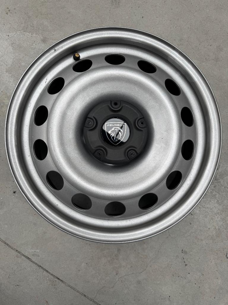 Wielen + Banden Peugeot Partner 2024, Ophalen, Bestelwagen, 16 inch, Banden en Velgen