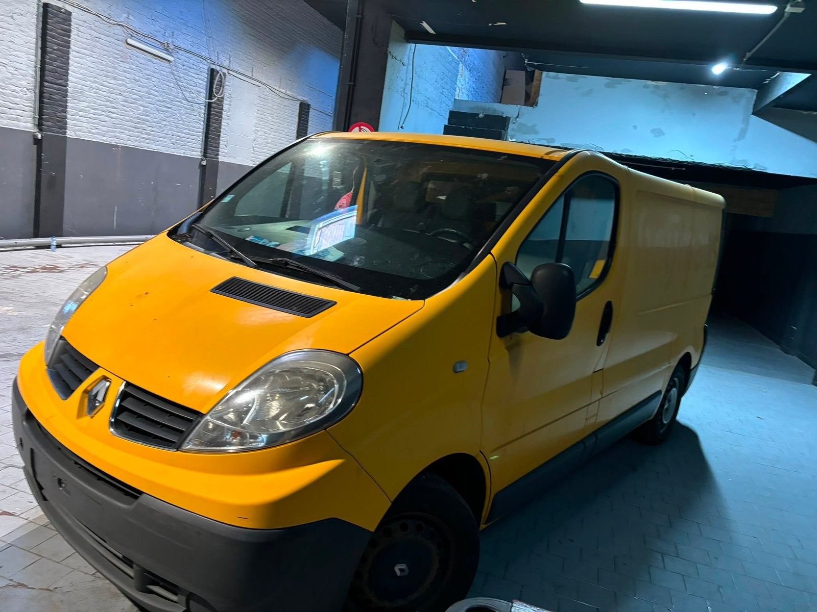 2L 2008 AIRCO 250,000KM 0032471654764, Auto's, Renault, Zwart, Geel, Bedrijf, 5 deurs