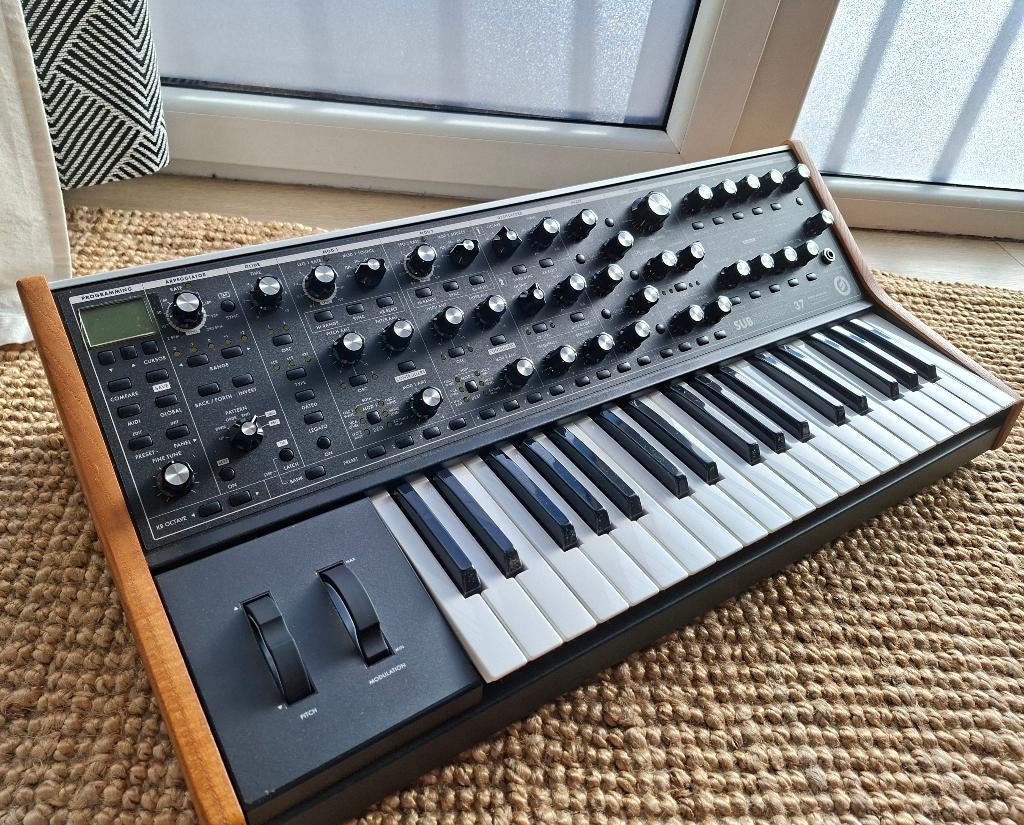 Moog Subsequent 37 + Decksaver, Ophalen, Zo goed als nieuw