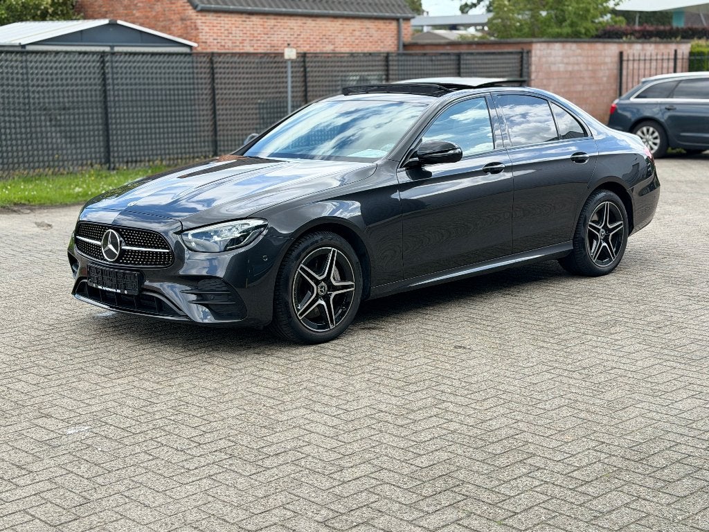 Mercedes Classe E 300 de la gamme AMG|PANO| Garantie à 100%|, Autos, Cuir, Argent ou Gris, Achat, Euro 6