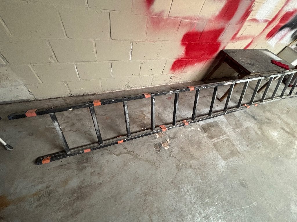 Ladder aluminium 16 treden, Doe-het-zelf en Bouw, Ladders en Trappen, Ophalen, Gebruikt, Ladder, 2 tot 4 meter
