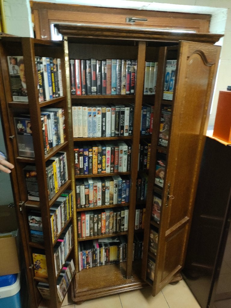 MEUBLE VIDEOTHEQUE, Enlèvement