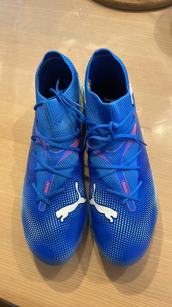 Pouma voetbalschoenen, Sport en Fitness, Voetbal, Ophalen of Verzenden, Zo goed als nieuw, Schoenen