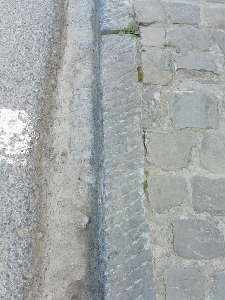 bordure en pierre bleu ciselé, Tuin en Terras, Tegels en Klinkers
