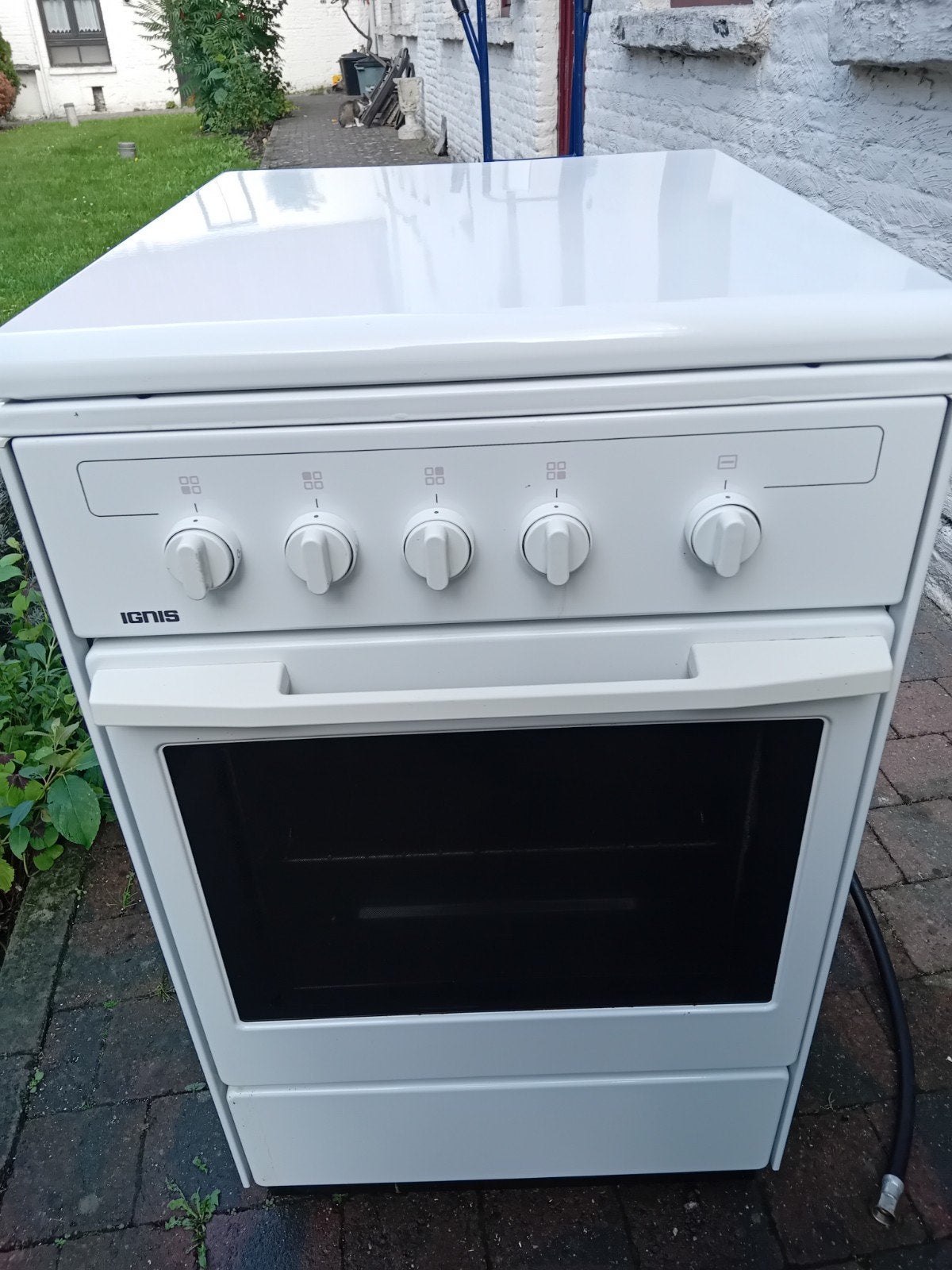 Cuisinière 4 becs + four, Gaz, 4 zones de cuisson, Enlèvement, Utilisé