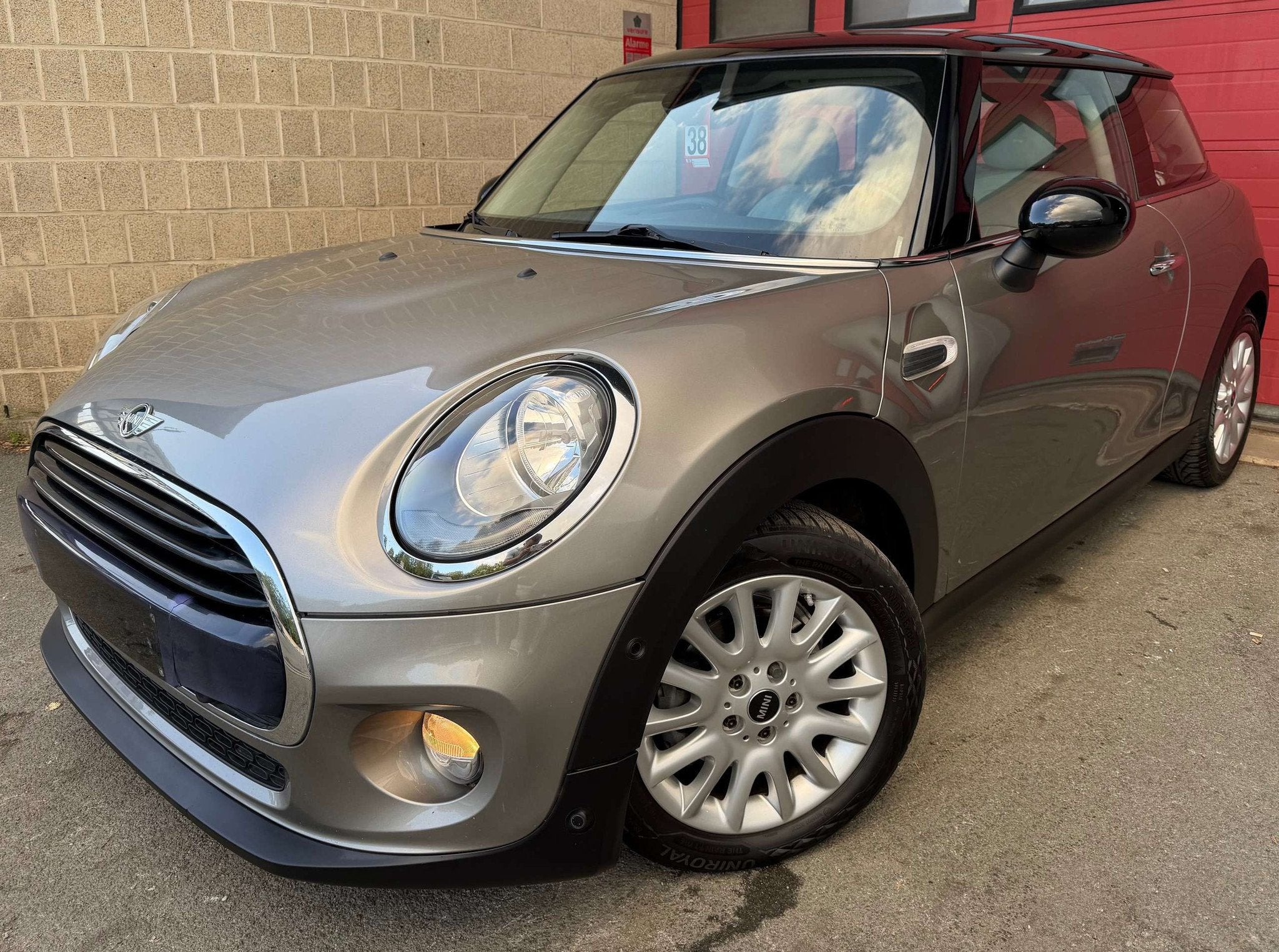 MINI Cooper D 1.5 DA Cooper + NAVI + BOITE AUTO + CLIM, Auto's, Mini, Automaat, 4 zetels, Gebruikt, 116 pk